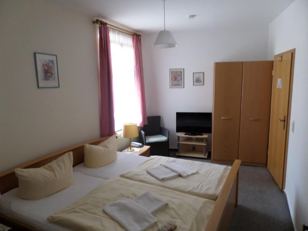 Hotel Zur Sonne Котбус Экстерьер фото