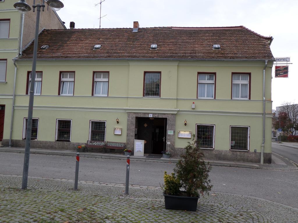 Hotel Zur Sonne Котбус Экстерьер фото